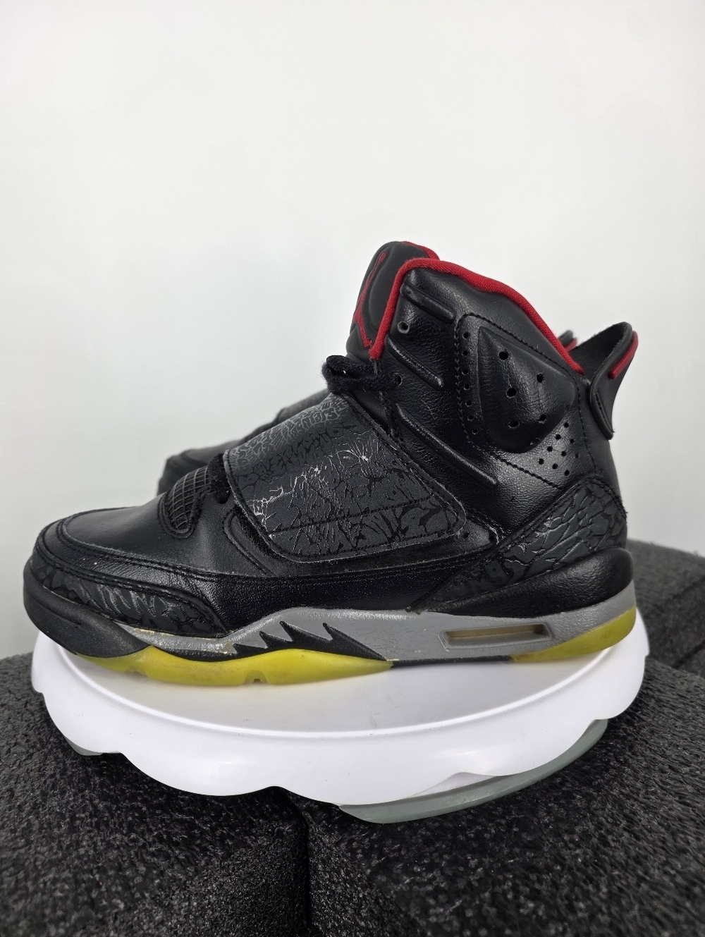 Jordan Son of Mars Bred 2015 GS 5Y 6.5W Black Gym Red 512246-006 Glow Outsole